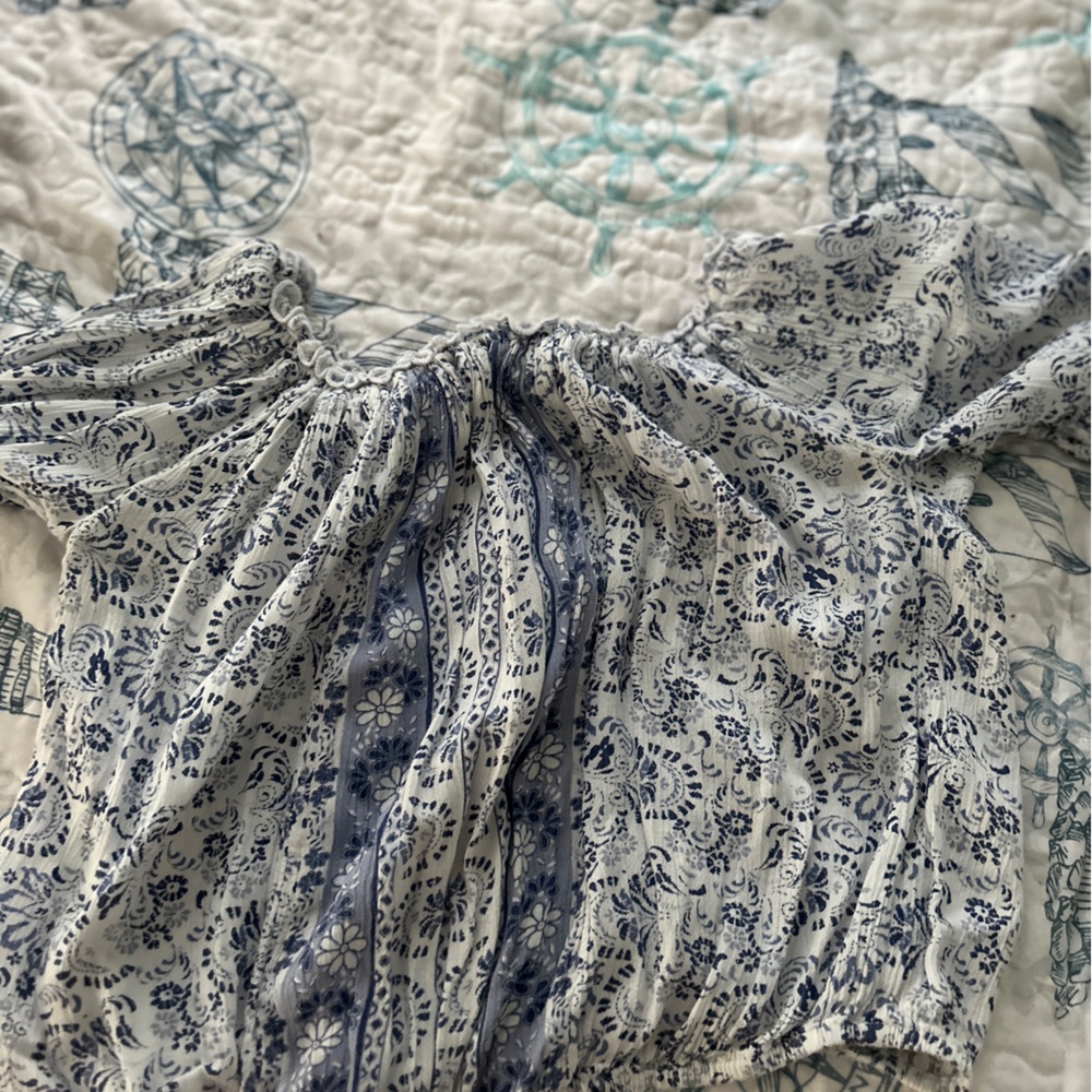 blouse - Picture 2 of 2